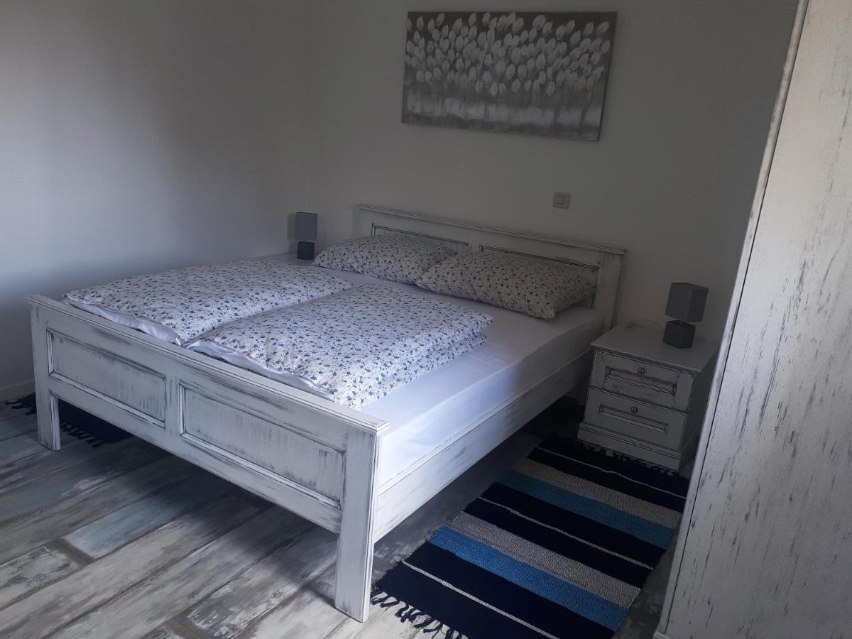 Kaštelir Apartment Terra Rossa מראה חיצוני תמונה